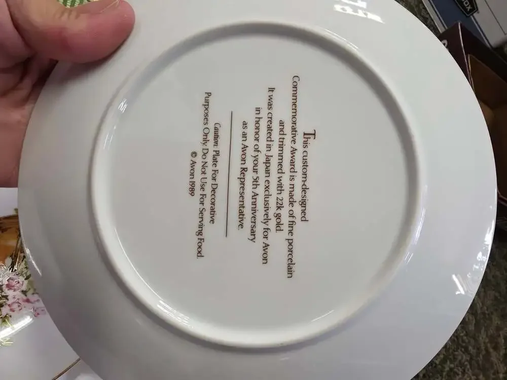 Avon Anniversary Porcelain Plate Set Gold Trim 1995 - ,